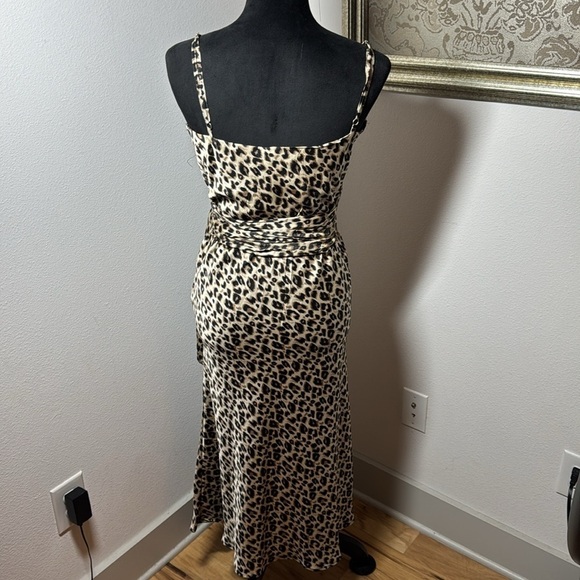 AX Paris animal print silky V cleavage midi dress sleeveless sz 8 - Picture 4 of 6